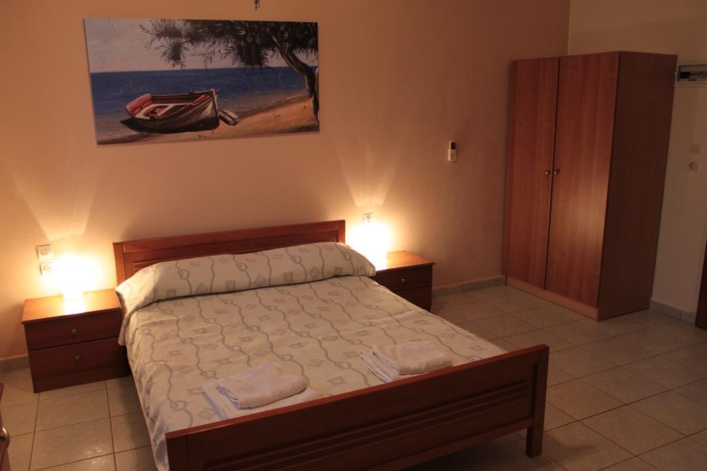 Ballas Apartments أيّا إفيميا الغرفة الصورة