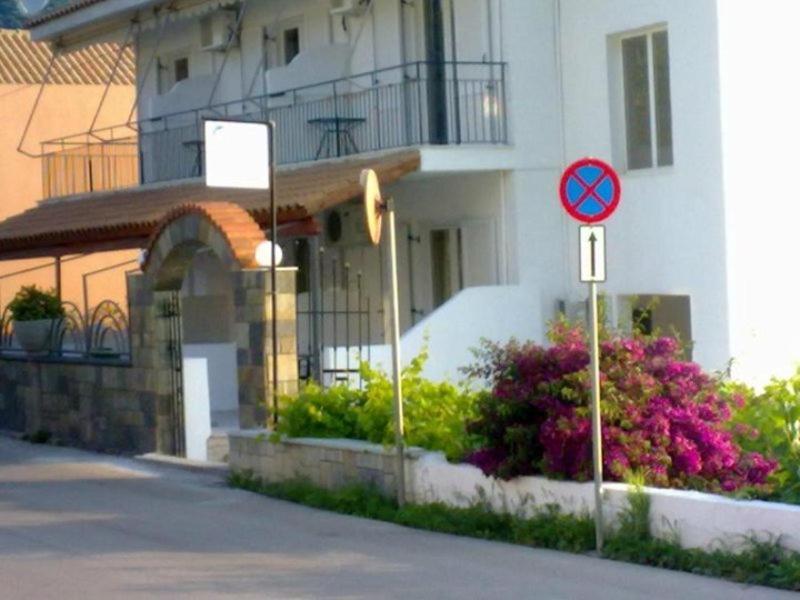 Ballas Apartments أيّا إفيميا المظهر الخارجي الصورة
