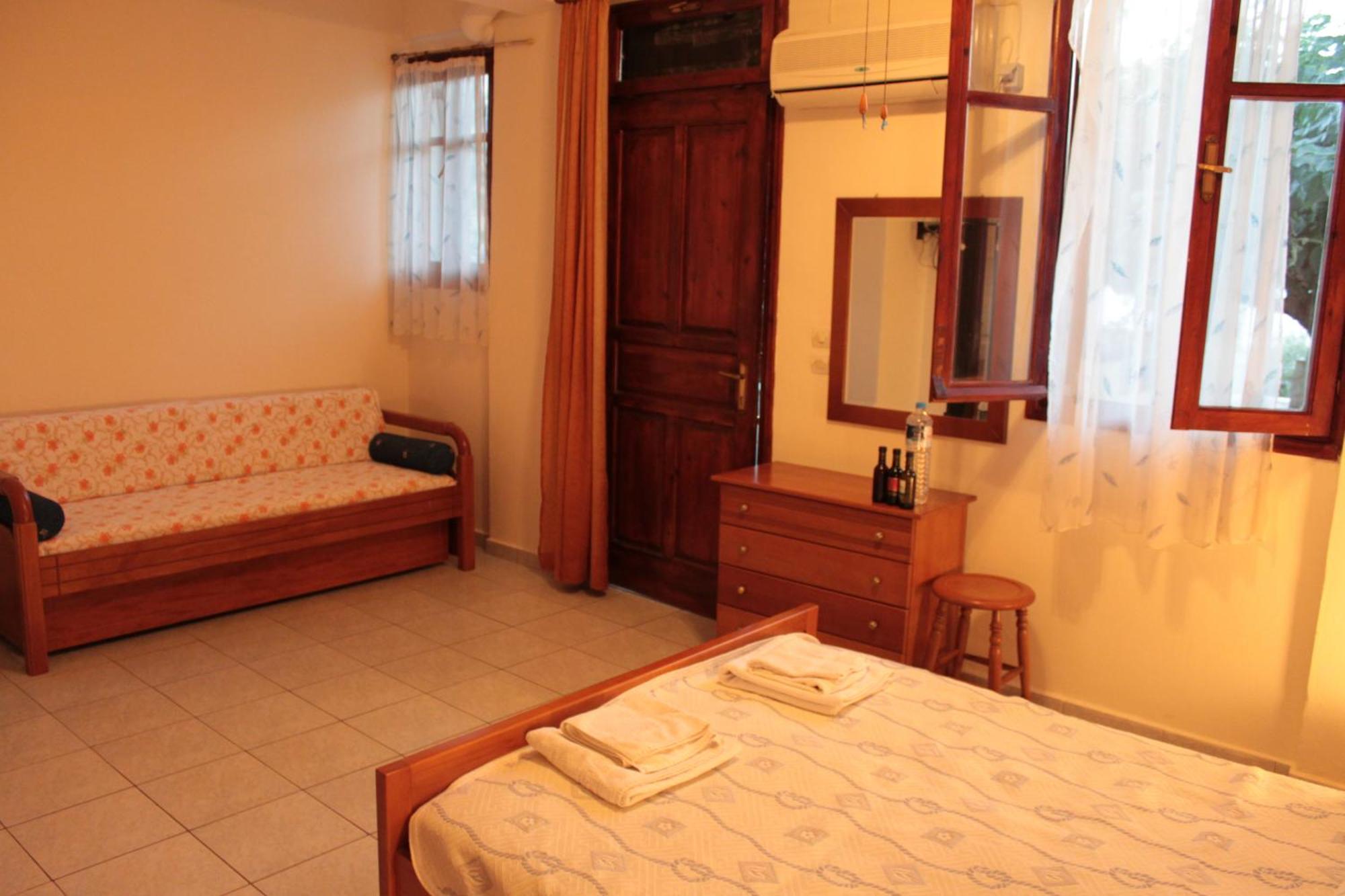 Ballas Apartments أيّا إفيميا الغرفة الصورة