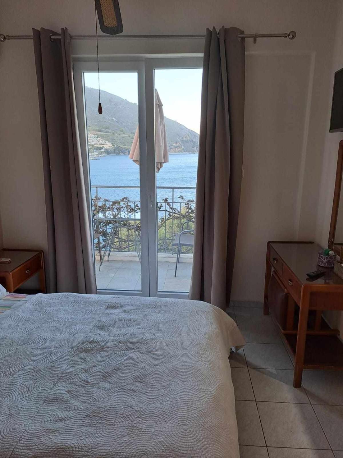 Ballas Apartments أيّا إفيميا المظهر الخارجي الصورة